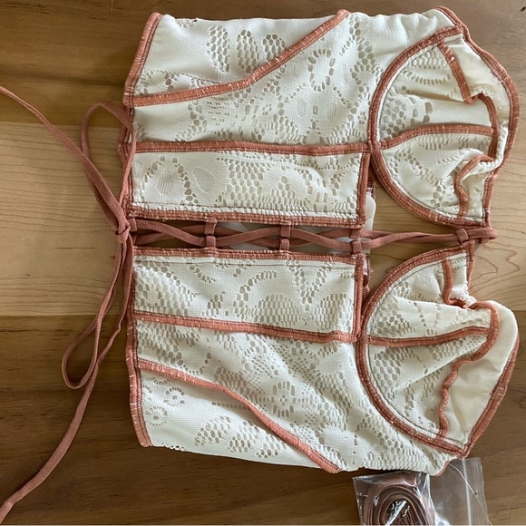 Out From Under Corsé Kiera Lace-Up Lace-Up Corset Top - Cream and Tan Coquette M - Picture 2 of 10